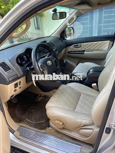 Toyota Fortuner G 2014 Dầu 500k km Bạc