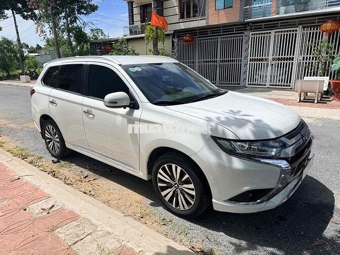 Mitsubishi Outlander 2023 CVT Trắng