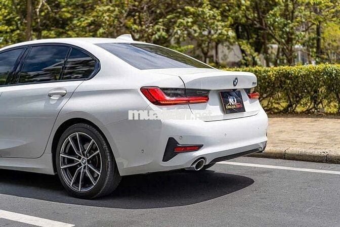 BMW 320i Sport Line 2022 Trắng 38.000 km