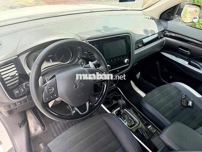 Mitsubishi Outlander 2023 CVT Trắng