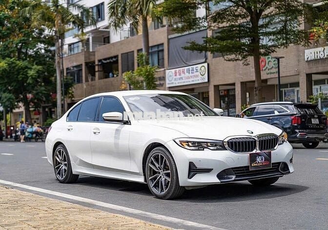 BMW 320i Sport Line 2022 Trắng 38.000 km