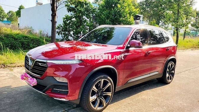 Tôi chủ xe cần bán Lux sa2.0 cao cấp màu đỏ 2022