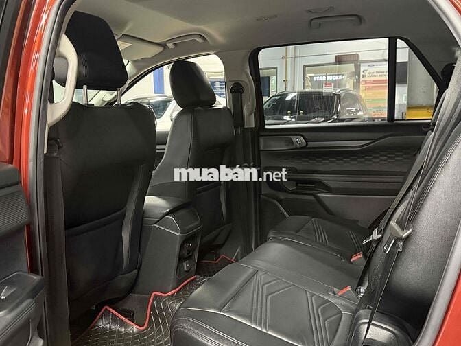 Everest  Ambient Xe Chuẩn Kĩ Đẹp Bán Tại Hãng Ford