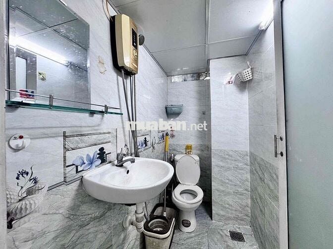 CHO THUÊ PHÒNG TRỌ RỘNG 40M2, NT FULL, NGAY NGÃ TƯ HÀNG XANH
