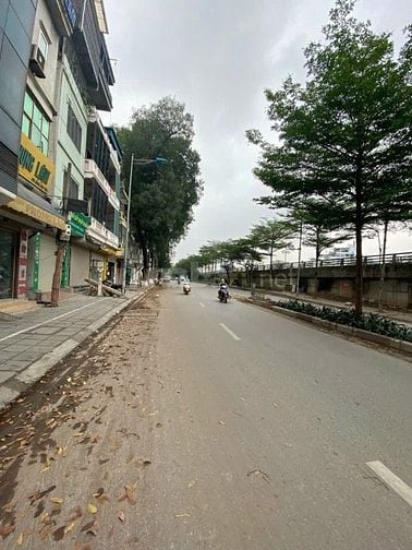 Chính chủ cho thuê nhà mặt đường Bưởi , phường Ngọc Hà, Ba Đình, Hanoi