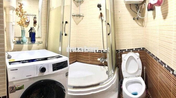 Cho thuê nhà NC trệt lầu full nội thất. Nguyễn Văn Cừ .Quận 1