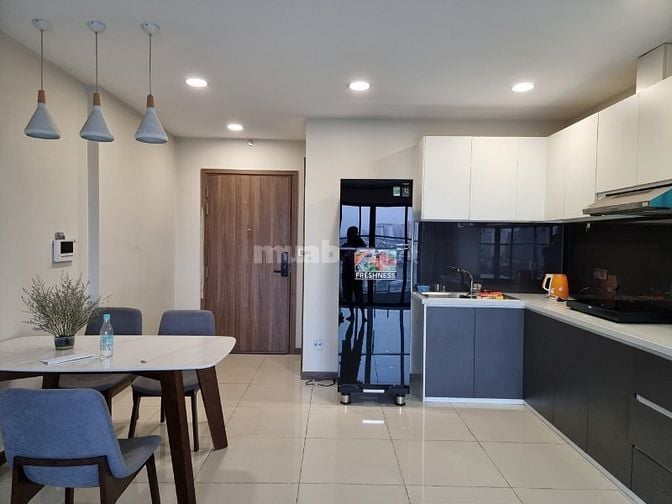 Cho thuê căn hộ 3PN, full nội thất, căn góc view đẹp, giá 21 triệu.
