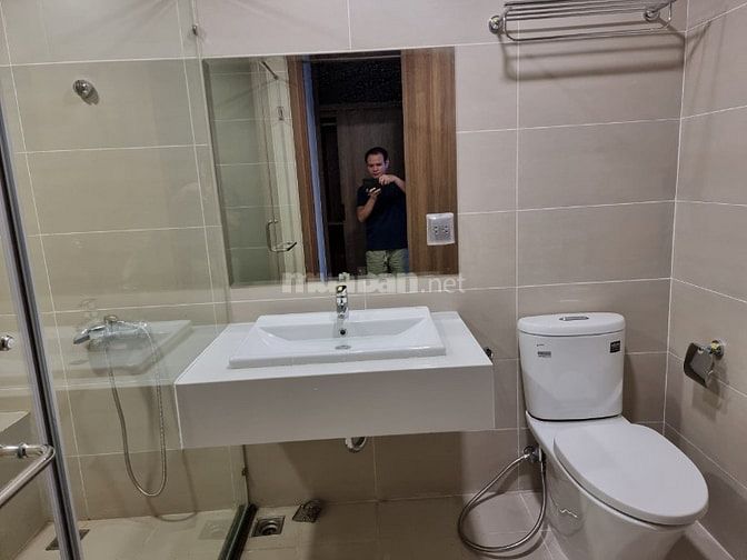 Cho thuê căn hộ 3PN, full nội thất, căn góc view đẹp, giá 21 triệu.