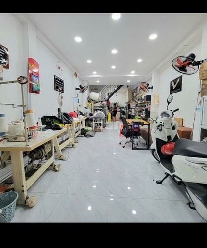 Bán nhà HXH hơn 6m Trần Bình Trọng P1 Q10 ngay chợ hoa đang mở đường.
