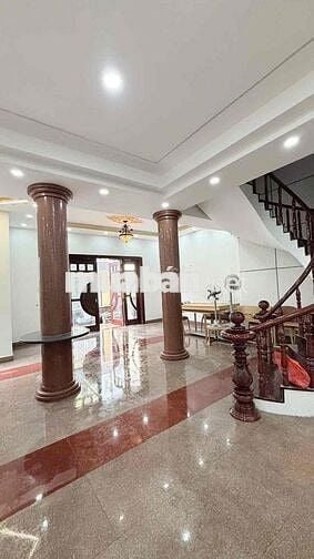 Cho Thuê Biệt Thự View Trực Diện CV Tên Lửa