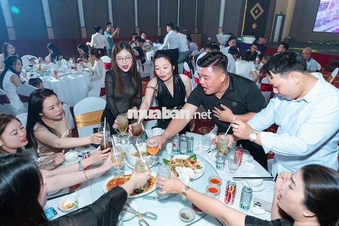 TUYỂN DỤNG NHÂN VIÊN VP THÁNG 6