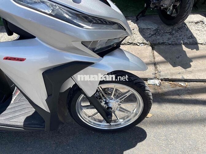 Honda Vario 125 Bạc Đã sử dụng