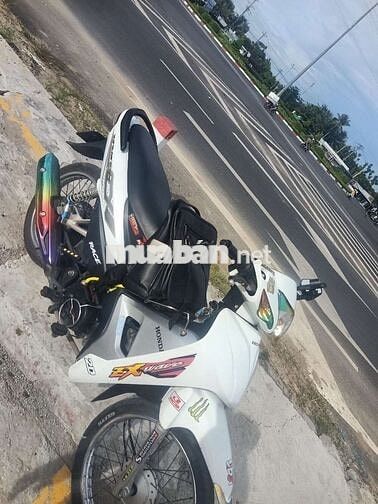 Honda Wave Trắng  mây êm gia re 