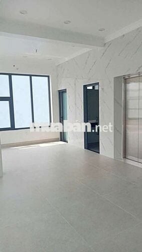 8x12 trệt 4 lầu có thang máy mới xây sân rộng 80m2 hợp kd cafe sthi vp