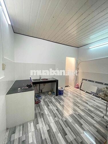 Nhà mới 2 phòng hẻm oto Nguyễn Đệ