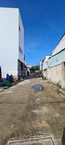 Bán 2 nền liền kề 5,1 x18,6m = 95,5m2. và 5,2m x23m = 116,3m3 giá 15ty
