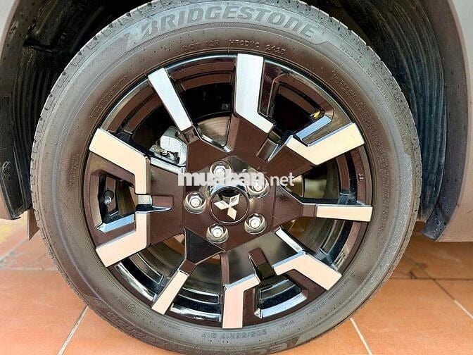 Mitsubishi Xpander Cross 2025 1.5L AT Đen 5.926 km