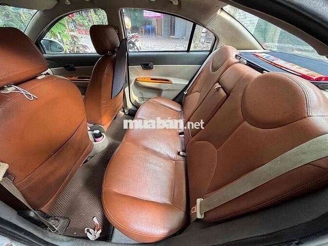 Hyundai Verna Số sàn Bạc