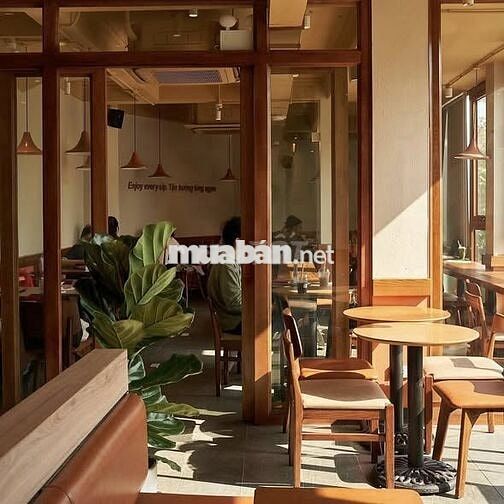 ĐỨNG QUẦY BÁN THỜI GIAN HỒ CHÍ MINH