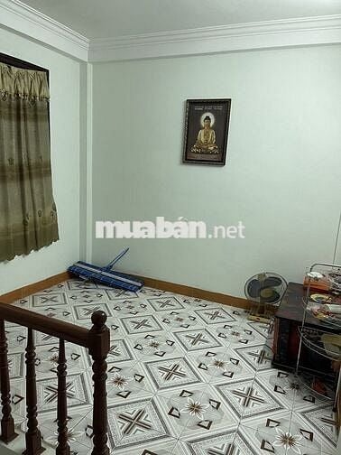 Cho thuê nhà dân xây 4 tầng tại Hào Nam, Hà Nội