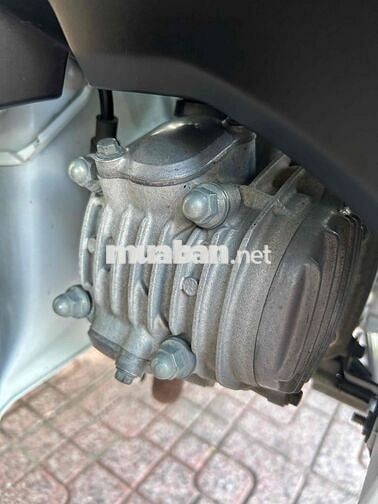 Honda Future Led 125Fi trắng zin êm chính chủ