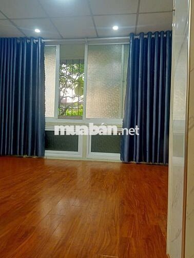 Chính Chủ Cần Bán Căn Hộ Tập Thể Nghĩa Tân, Tầng 4, DT 68m2, 