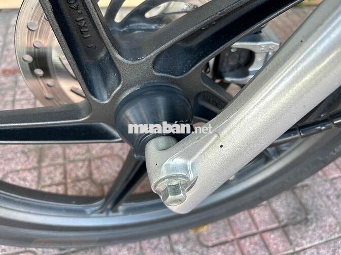 Honda Future Led 125Fi trắng zin êm chính chủ