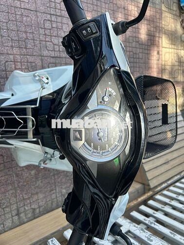 Honda Future Led 125Fi trắng zin êm chính chủ