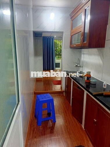 Chính Chủ Cần Bán Căn Hộ Tập Thể Nghĩa Tân, Tầng 4, DT 68m2, 