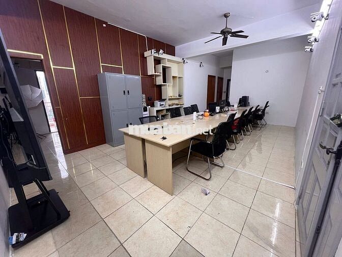 Chính chủ cho thuê căn hộ 137 Nguyễn Ngọc Vũ, 3PN, 90m2, 12tr/tháng