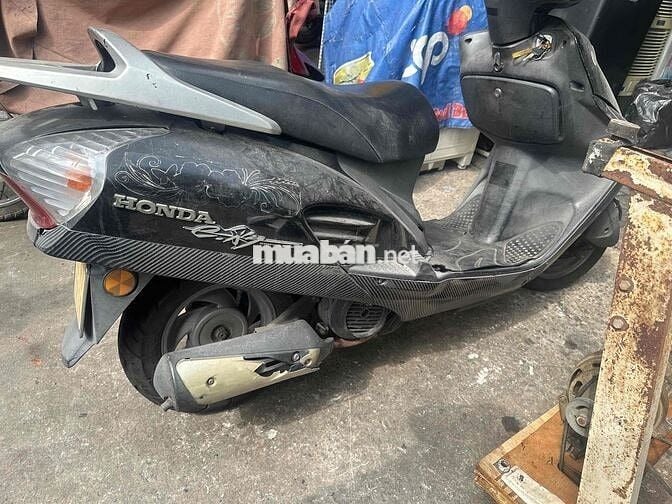 Honda SCR màu Đen