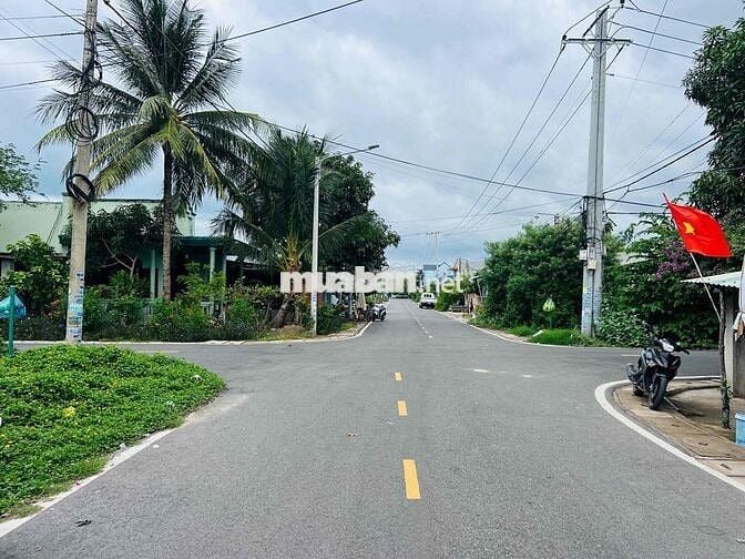 🏡 Nhà cấp 4 gần biển Lộc An, vị trí đẹp, đi bộ ra chợ rất tiện.