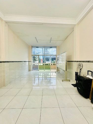 CHO THUÊ MẶT TIỀN KINH DOANH CMT8, QUẬN 3 - DT RỘNG NGANG 6x30M - GIÁ 