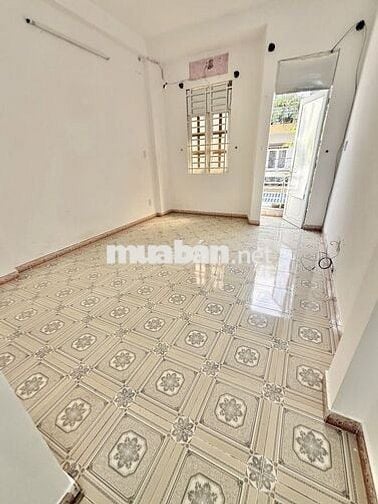 Hẻm 7m VƯỜN LÀI , 2,5 Tấm, 4 x 18m, 2 Phòng Ngủ, 2 Wc, 1 Sân Thượng