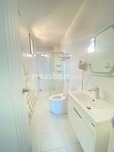 CHO THUÊ MẶT TIỀN KINH DOANH CMT8, QUẬN 3 - DT RỘNG NGANG 6x30M - GIÁ 