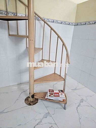 phòng cho thuê rộng gác suốt rộng, trệt dưới đất đường lớn xe vào được