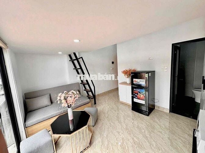 PHÒNG THANG MÁY CÓ GÁC FULL NT ĐẦY ĐỦ TIỆN NGHI GẦN ĐH VĂN HIẾN