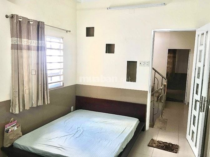 Cho thuê nhà 3 tầng ngã tư Phú Nhuận, 180/5 Phan Đăng Lưu. 17.000.000