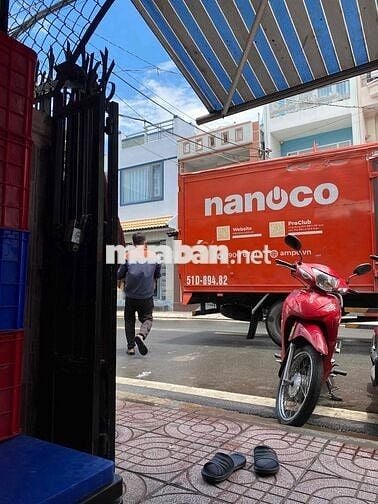 Cửa hàng điện tuyển 01 vị trí giao hàng xe máy