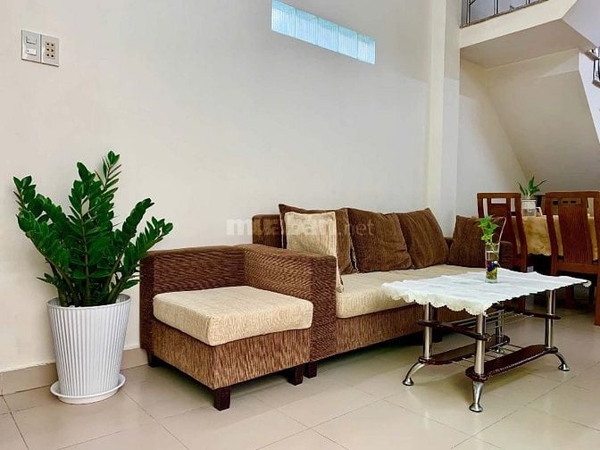 Cho thuê nhà 3 tầng ngã tư Phú Nhuận, 180/5 Phan Đăng Lưu. 17.000.000