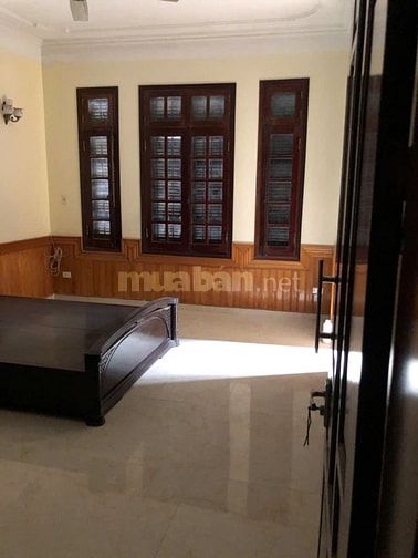 Cho thuê nhà số 44 ngõ 318 Đê La Thành, phường Ô Chợ Dừa, Hà Nội