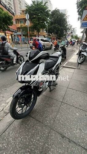 Honda Winner V2 ABS 2018 Đen Bạc Mới 90%