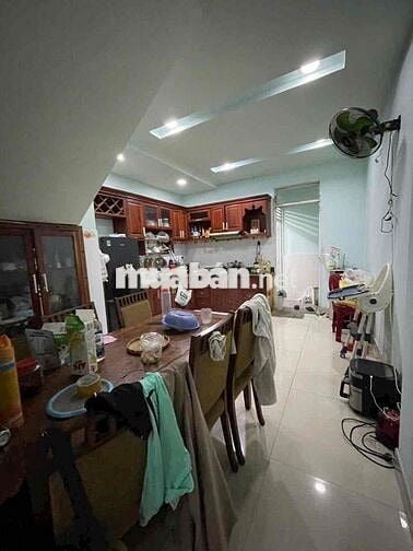 nhà chính chủ cần bán 4x15m 3 tầng, hẻm 6m thông sát bên KDC Vĩnh Lộc