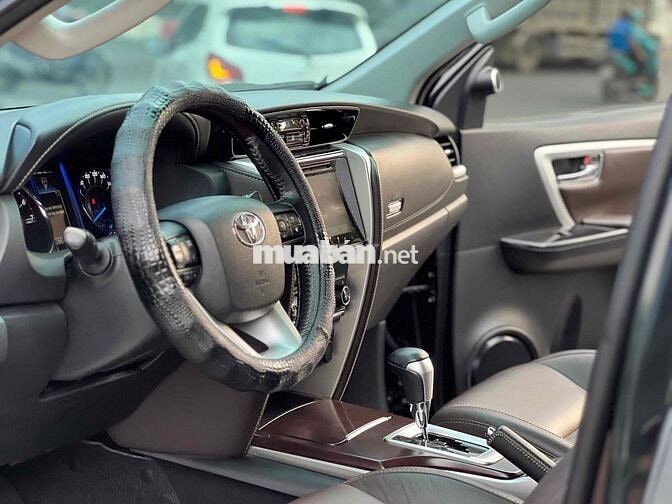 Toyota Fortuner 2017 máy xăng 2 cầu 645tr