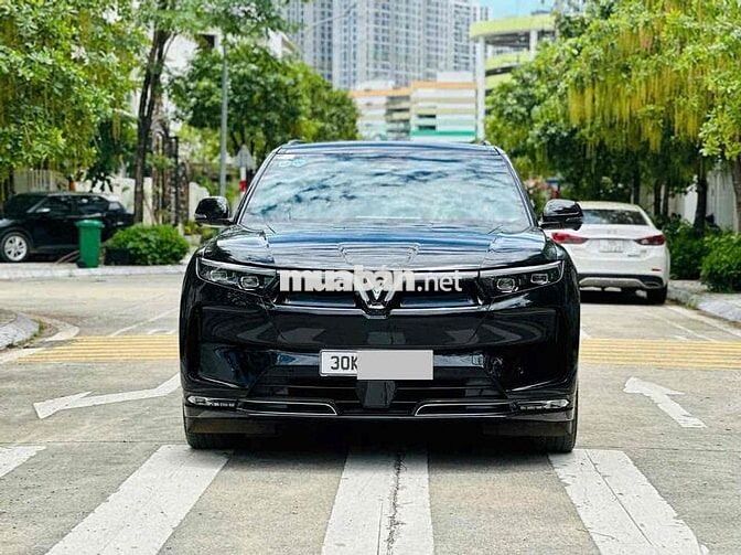Xe điện VinFast VF9 Plus 2023 Đen