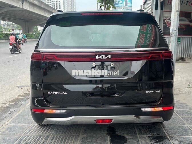 Kia Carnival Signature Đen 40000 km