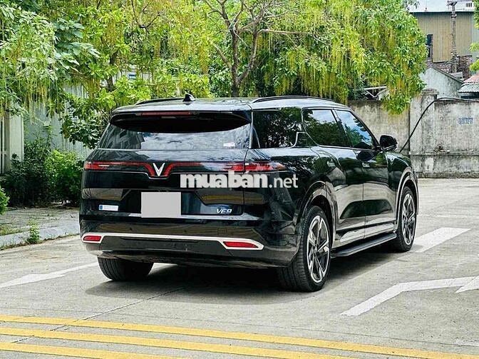 Xe điện VinFast VF9 Plus 2023 Đen