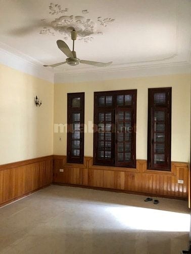 Cho thuê nhà số 44 ngõ 318 Đê La Thành, phường Ô Chợ Dừa, Hà Nội