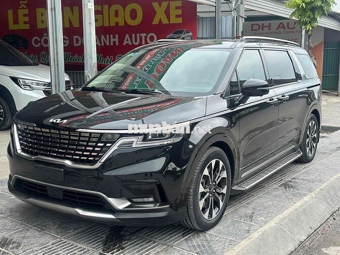 Kia Carnival Signature Đen 40000 km