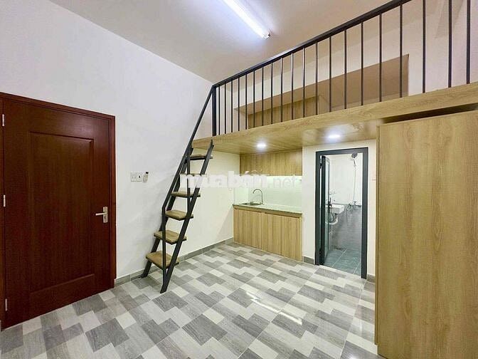 PHÒNG MỚI XÂY GÁC CAO THANG MÁY BANCOL HẺM OTO GẦN ĐẦM SEN ĐH VĂN HIÊN